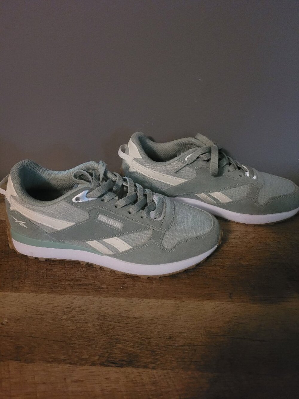 Women's Reebok shoes
